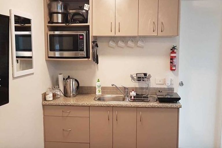 Photo of property in 38 Normanton Street, Glenfield, Auckland, 0629