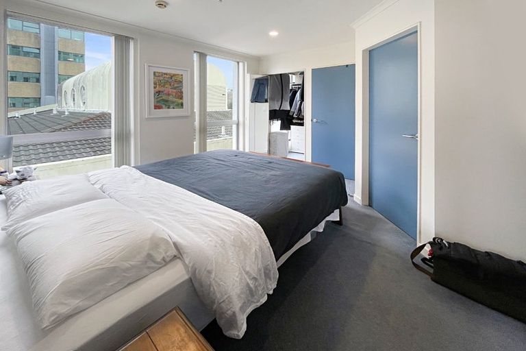 Photo of property in Terrace Heights Apartments, 11e/163 The Terrace, Wellington Central, Wellington, 6011
