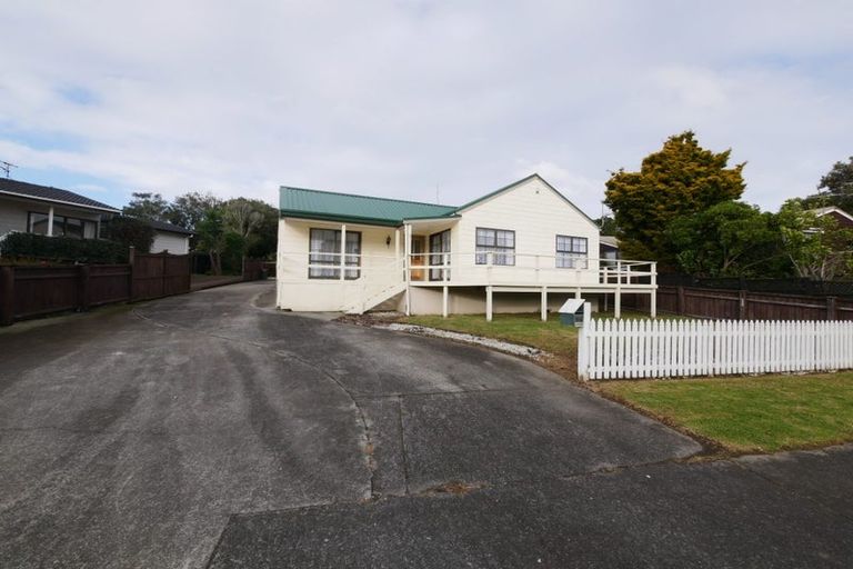 Photo of property in 16 Hoylake Place, Wattle Downs, Auckland, 2103