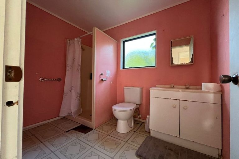 Photo of property in 53 Tiroroa Avenue, Te Atatu South, Auckland, 0610