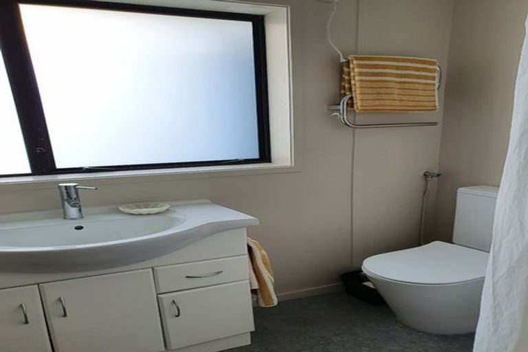 Photo of property in 5 Bellbird Place, Orewa, 0931