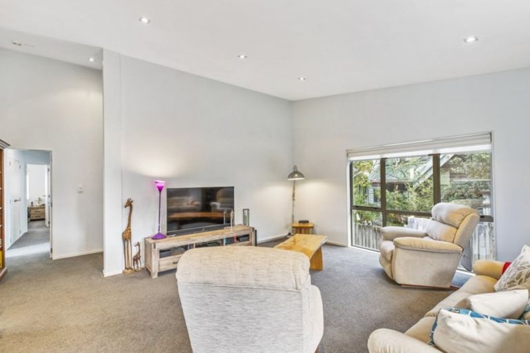 Photo of property in 5a Collingwood Road, Waiuku, 2123