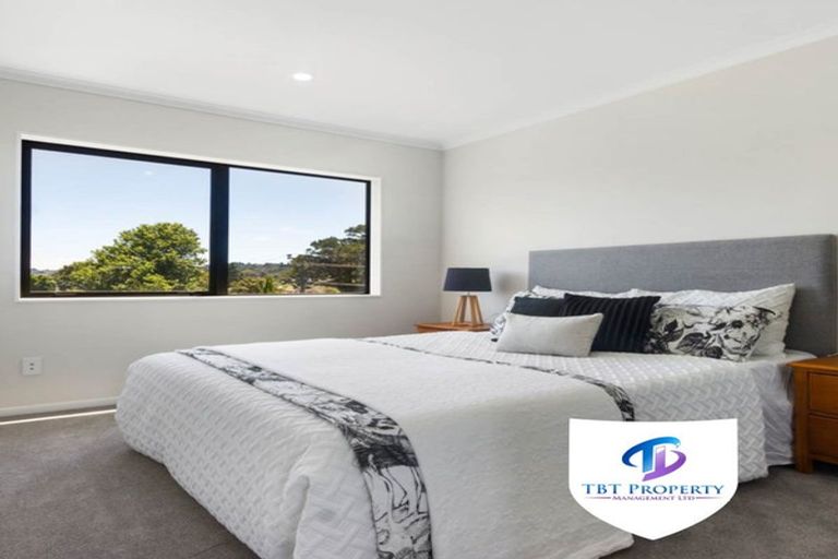 Photo of property in 3/504 Swanson Road, Ranui, Auckland, 0612