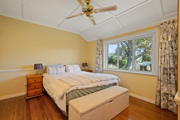 Photo of property in 40 Youngs Road, Papakura, 2110