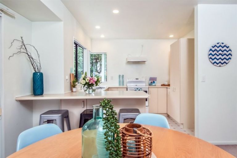 Photo of property in 2/55 Seaview Road, Glenfield, Auckland, 0629