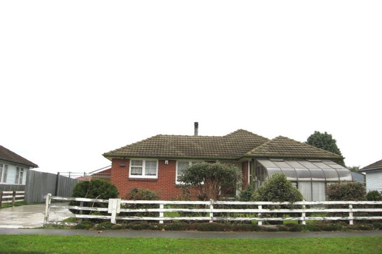 Photo of property in 16 Paddington Street, Northcote, Christchurch, 8052