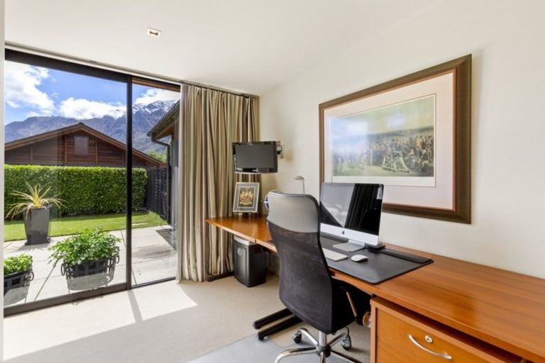 Photo of property in 22 Rannoch Drive, Jacks Point, Queenstown, 9371