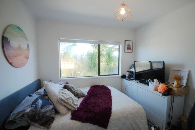 Photo of property in 11 Elvira Place, Ranui, Auckland, 0612