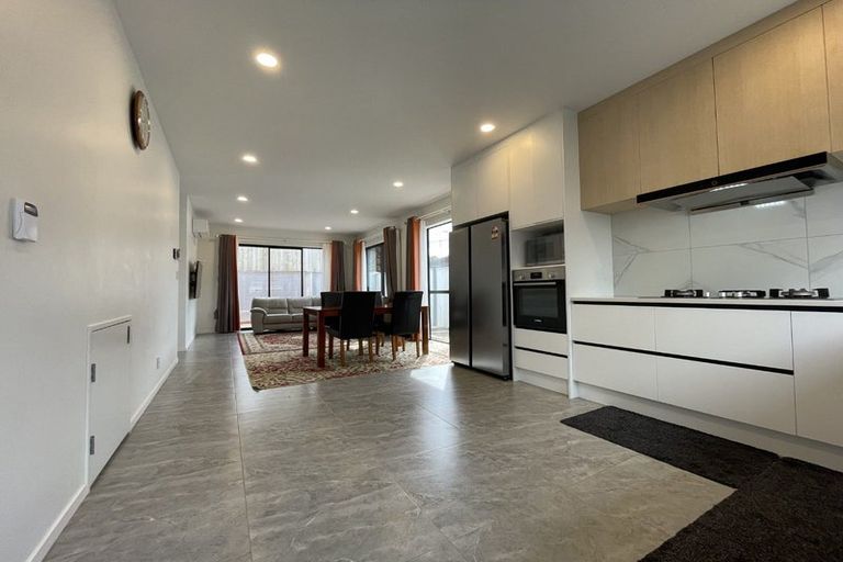 Photo of property in 8d Blyton Lane, Pakuranga Heights, Auckland, 2010