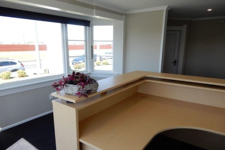 Photo of property in 47 Glover Road, Hawera, 4610