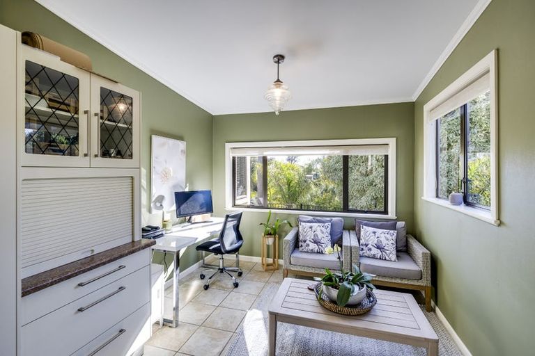 Photo of property in 61 Napier Terrace, Hospital Hill, Napier, 4110