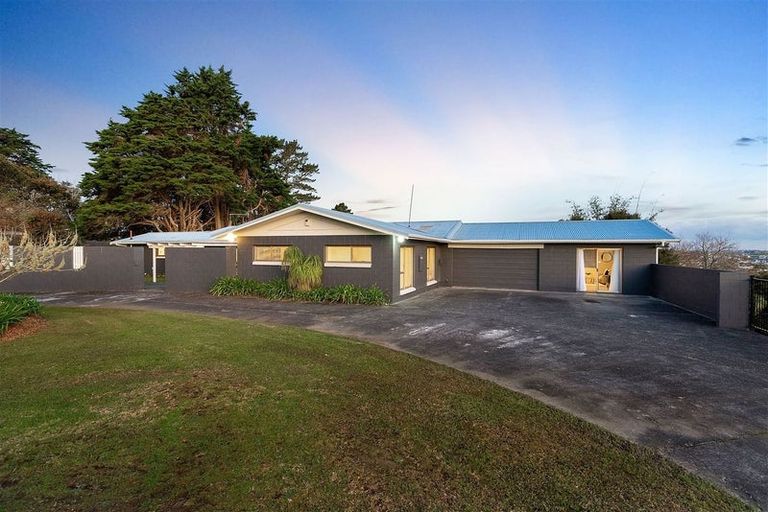 Photo of property in 39 Lonely Track Road, Fairview Heights, Auckland, 0632