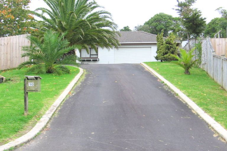 Photo of property in 10 Louvain Place, Greenhithe, Auckland, 0632