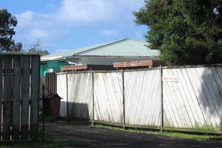 Photo of property in 2/19 Border Road, Henderson, Auckland, 0612