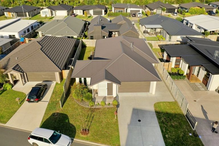 Photo of property in 84 Awataha Crescent, Pyes Pa, Tauranga, 3110