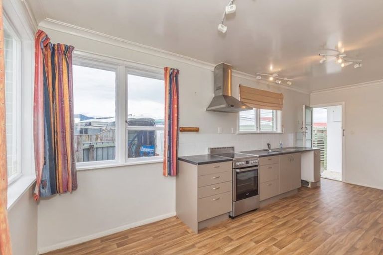 Photo of property in 4 Ross Street, Levin, 5510