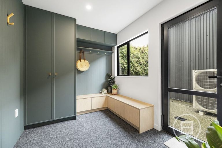 Photo of property in 6 Heuchan Lane, Wanaka, 9305