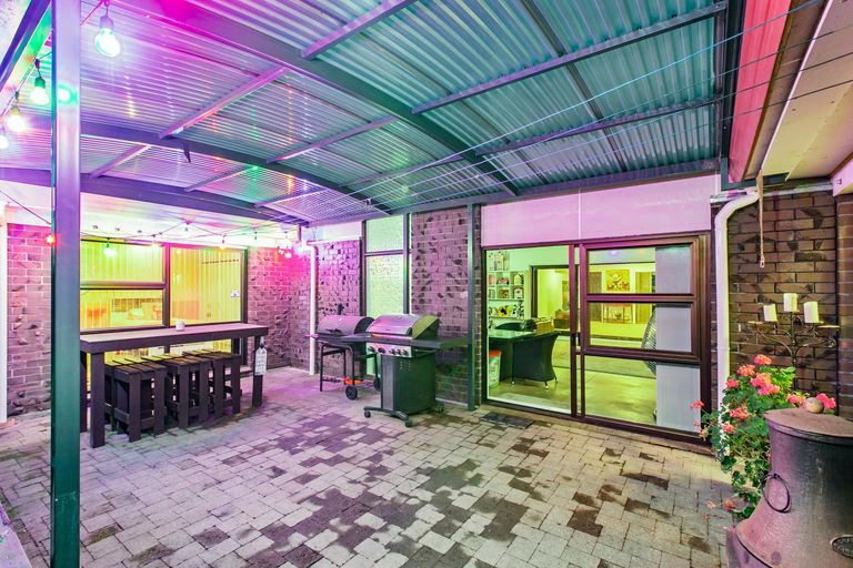 Photo of property in 7 Zenith Place, Conifer Grove, Takanini, 2112