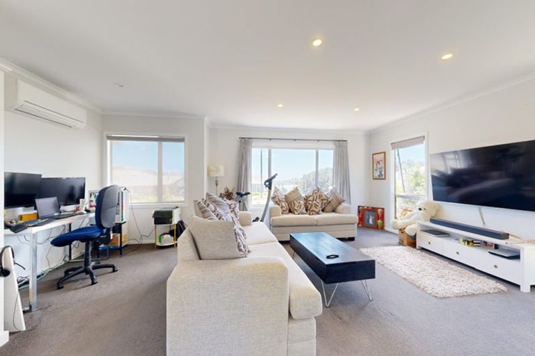 Photo of property in 44 Margaret Shields Avenue, Aotea, Porirua, 5024