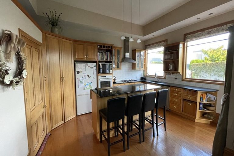Photo of property in 127 Merivale Lane, Merivale, Christchurch, 8014