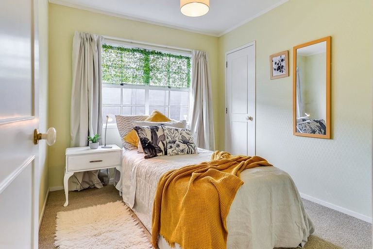 Photo of property in 11 Sandalwood Drive, Dinsdale, Hamilton, 3204