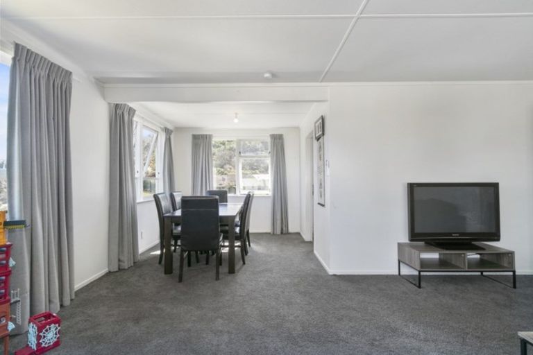 Photo of property in 1 Tuam Grove, Wainuiomata, Lower Hutt, 5014