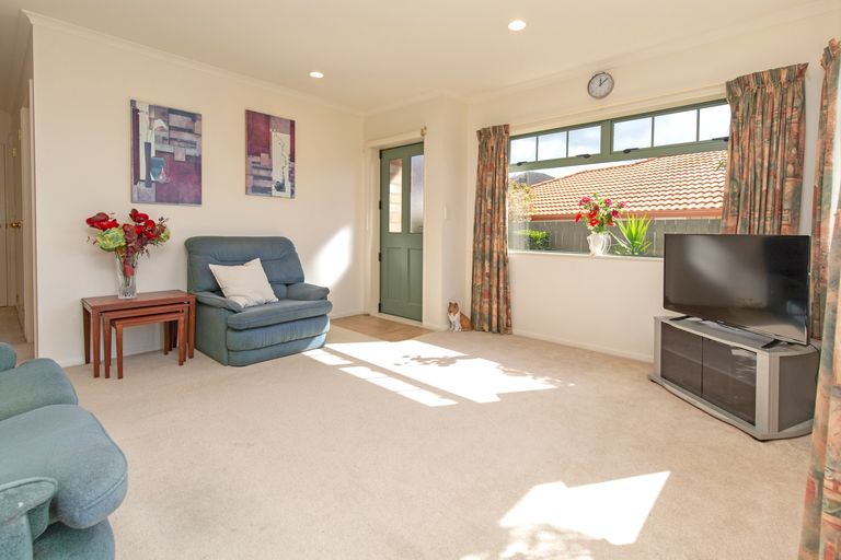 Photo of property in 87a Elan Place, Stanmore Bay, Whangaparaoa, 0932