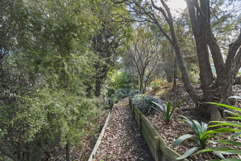 Photo of property in 11 Silkwood Place, Fitzherbert, Palmerston North, 4410