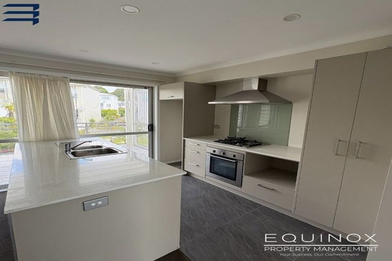 Photo of property in 7 Panakenake Way, Flat Bush, Auckland, 2019
