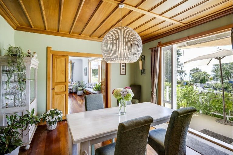 Photo of property in 1 Lambton Road, Hospital Hill, Napier, 4110