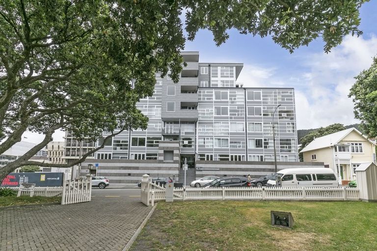 Photo of property in St Pauls Apartments, 42/43 Mulgrave Street, Thorndon, Wellington, 6011