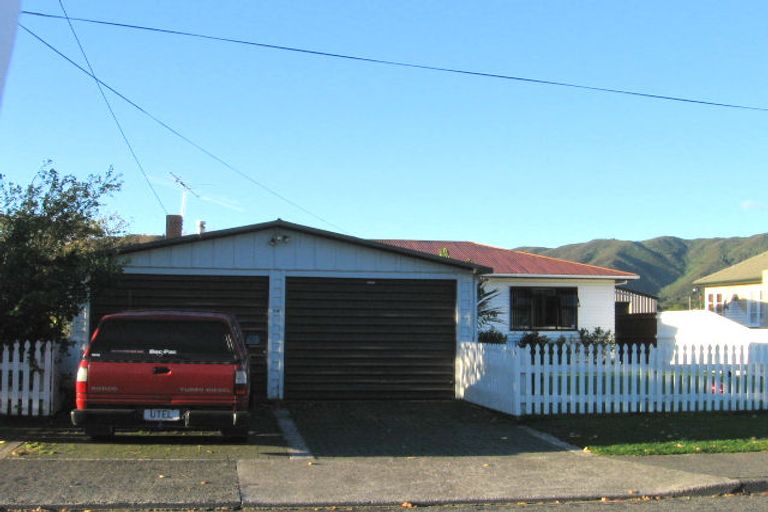 Photo of property in 54 Totara Street, Wainuiomata, Lower Hutt, 5014