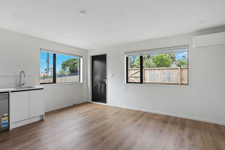 Photo of property in 49a Golf Road, New Lynn, Auckland, 0600