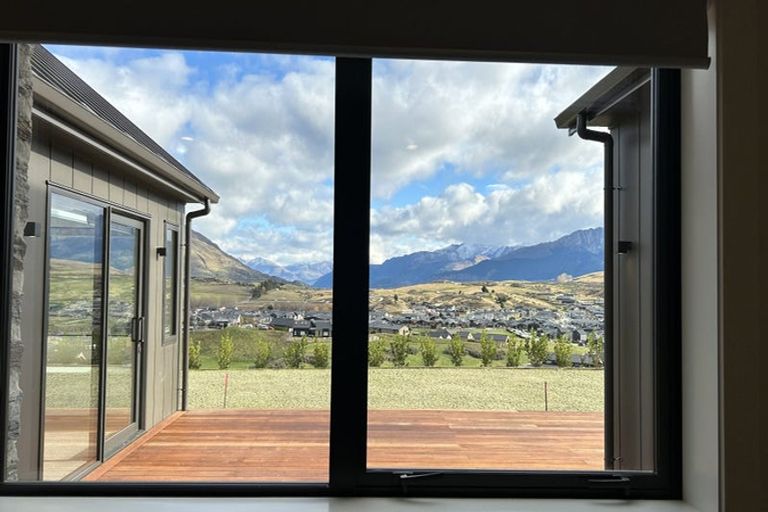 Photo of property in 107 Spur Ridge Rise, Jacks Point, 9371