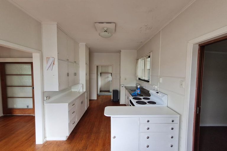 Photo of property in 3 Links Road, New Lynn, Auckland, 0600