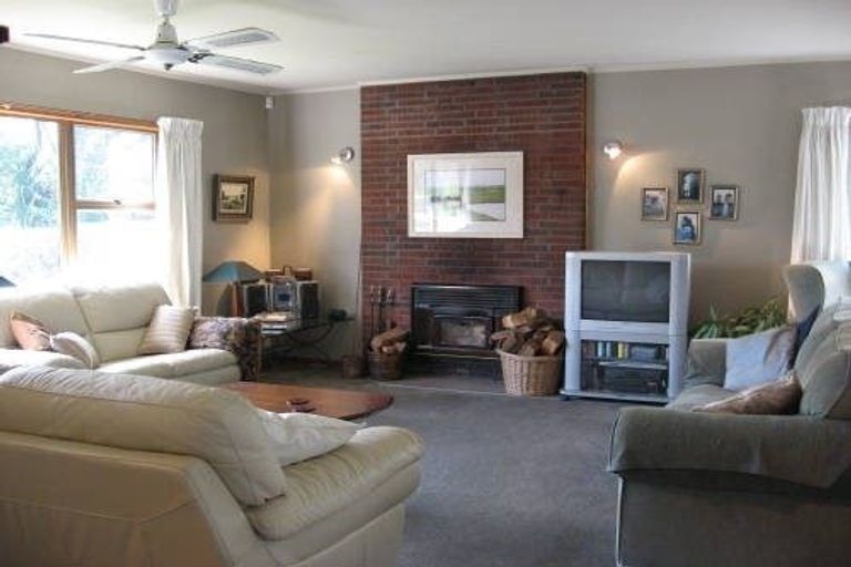 Photo of property in 13 Schnapper Rock Road, Greenhithe, Auckland, 0632