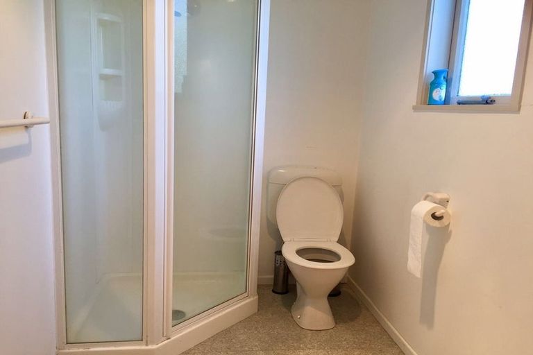 Photo of property in 21a Page Point, Mellons Bay, Auckland, 2014