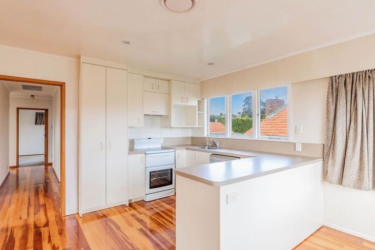 Photo of property in 474 East Coast Road, Windsor Park, Auckland, 0630