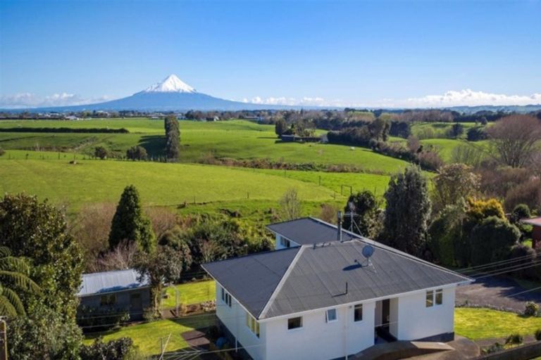 Photo of property in 27 Galt Street, Hawera, 4610