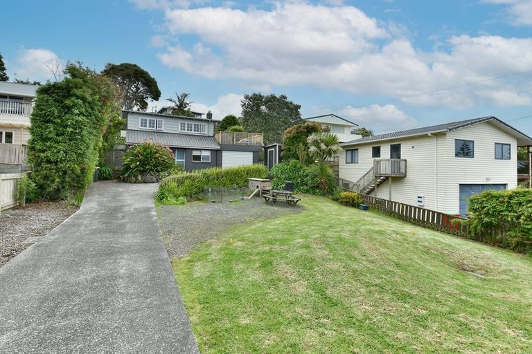 Photo of property in 6 Maori Hut Road, Red Beach, 0932