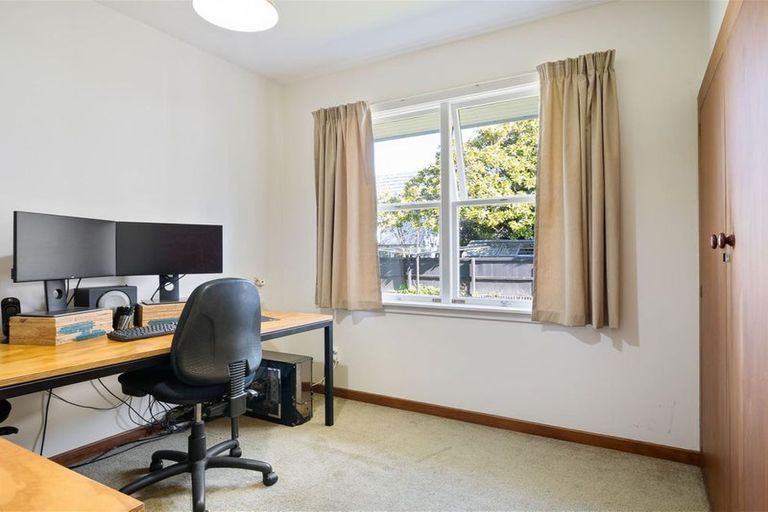 Photo of property in 122 Glandovey Road, Strowan, Christchurch, 8052