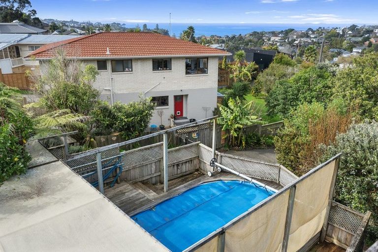 Photo of property in 1/31 Deep Creek Road, Waiake, Auckland, 0630