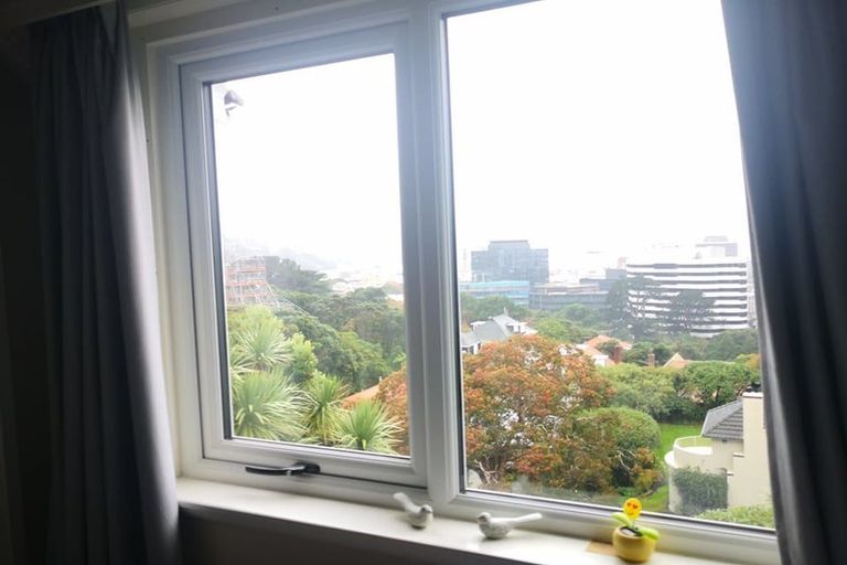 Photo of property in 5 Kinross Street, Kelburn, Wellington, 6012