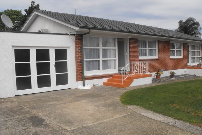 Photo of property in 20 Brandon Road, Glen Eden, Auckland, 0602