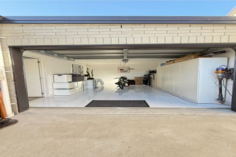 Photo of property in 45 Black Beech Crescent, Takanini, 2110