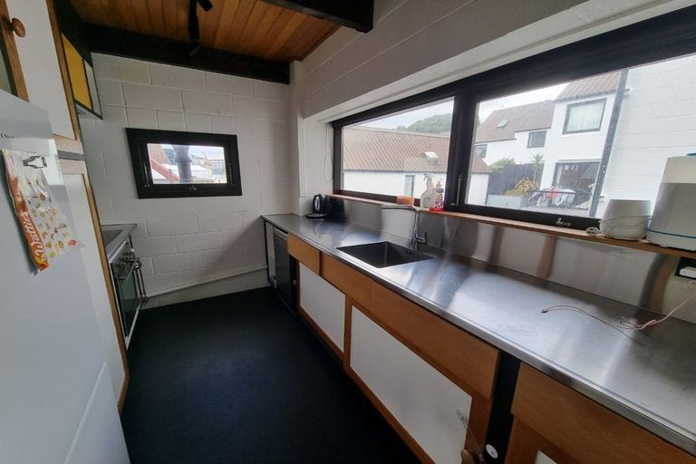 Photo of property in 9a Pitarua Street, Thorndon, Wellington, 6011