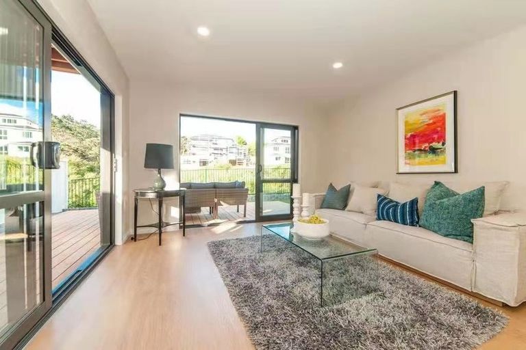 Photo of property in 92 Admirals Court Drive, Greenhithe, Auckland, 0632