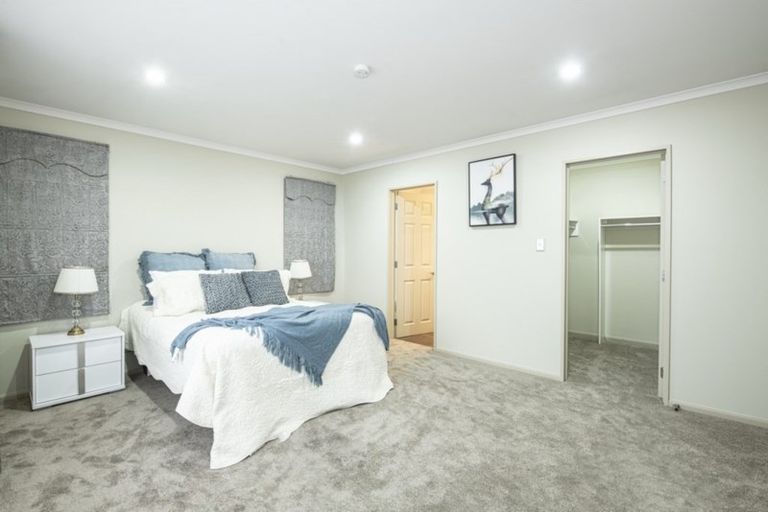 Photo of property in 100 Wayne Francis Drive, Flat Bush, Auckland, 2016