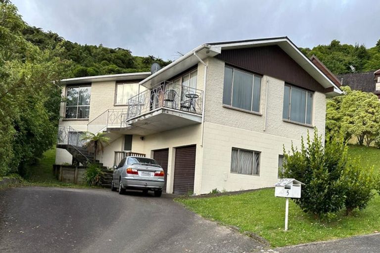 Photo of property in 5 Alleyne Court, Brown Owl, Upper Hutt, 5018