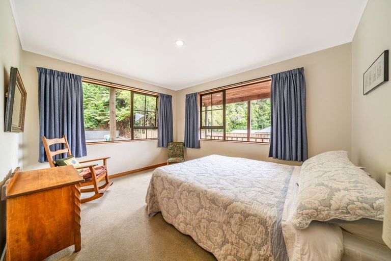 Photo of property in 16 Jocelyn Crescent, Pinehaven, Upper Hutt, 5019